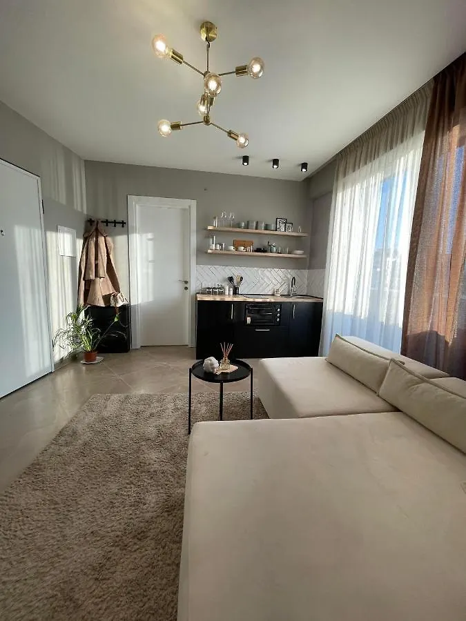 Square Inn Modern Studio City Center Tirana
