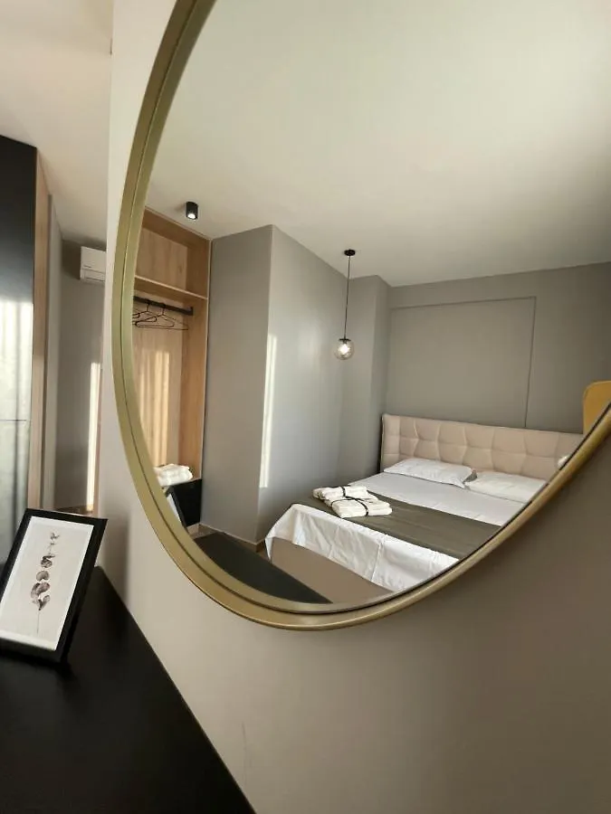 Square Inn Modern Studio City Center Tirana 0*,